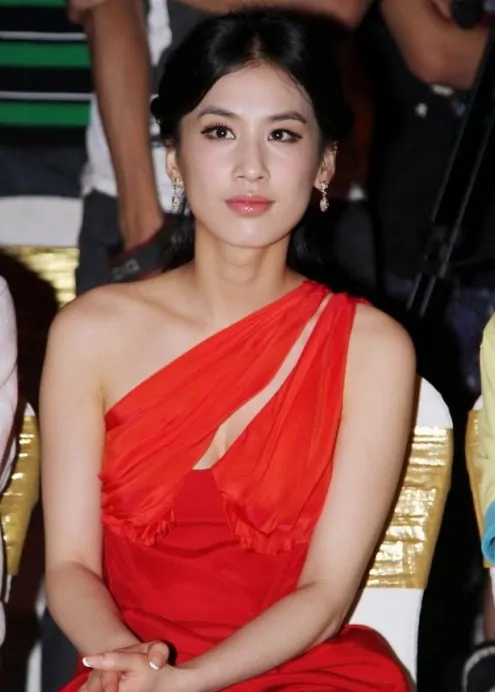 Huang Shengyi, Chinese TV Actress