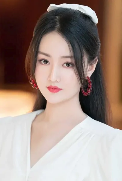 Huang Xinyao 黄馨瑶 Chinese Actress Photo