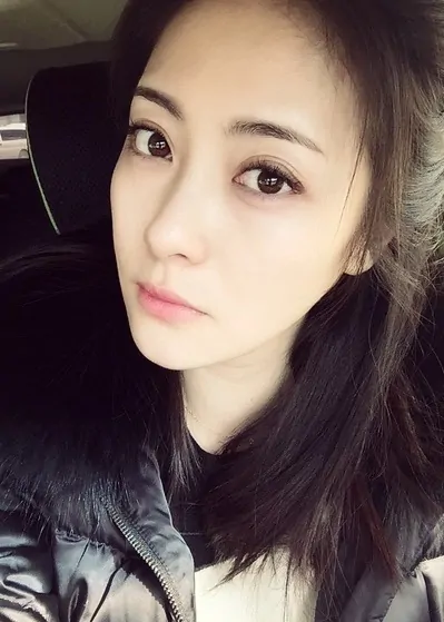Jolie Zhu