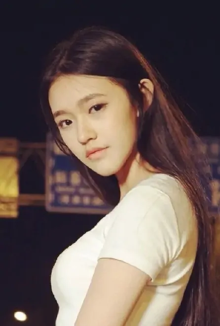 Lin Yun 林允, Chinese Actress