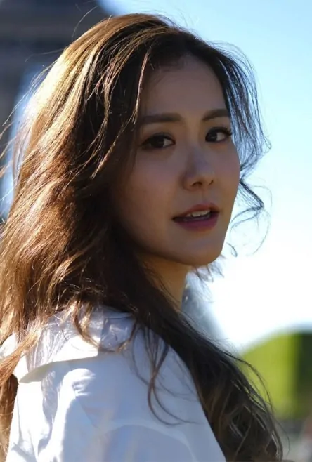 Moon Lau 劉佩玥 Chinese Actress Photo