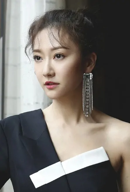 Yu Yue 余玥 , Chinese Actress Photo
