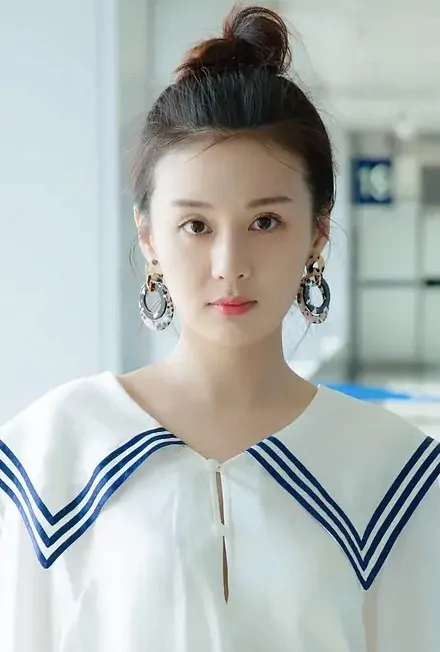 Zheng Hehuizi 郑合惠子, Chinese Actress
